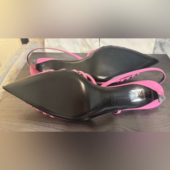 GUCCI
Pink Slingback Pump
Women’s: EU40/US10 - Picture 7 of 12